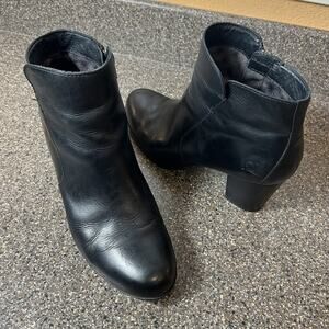 Born Classic Ankle Bootie Womens Sz 9.5M Black Leather Comfort Casual Block Heel